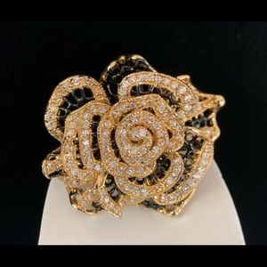 Flower ring with inset cubic zirconia